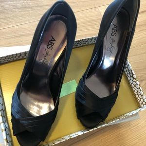 Brand new heels with crystals